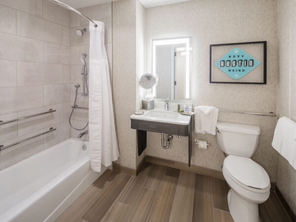 HiltonAustin_025