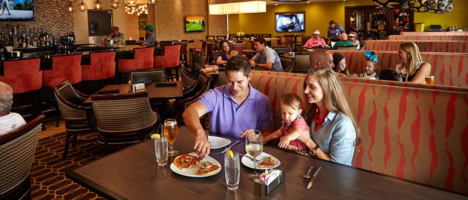 Canyon-Creek-Country-Club-Richardson-TX-new-grill-family-960x410_rotatingGalleryFront