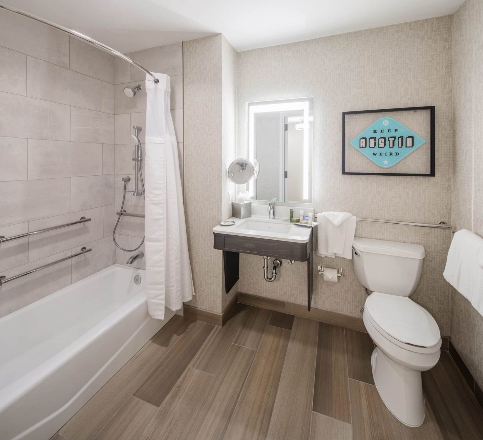 HiltonAustin_025
